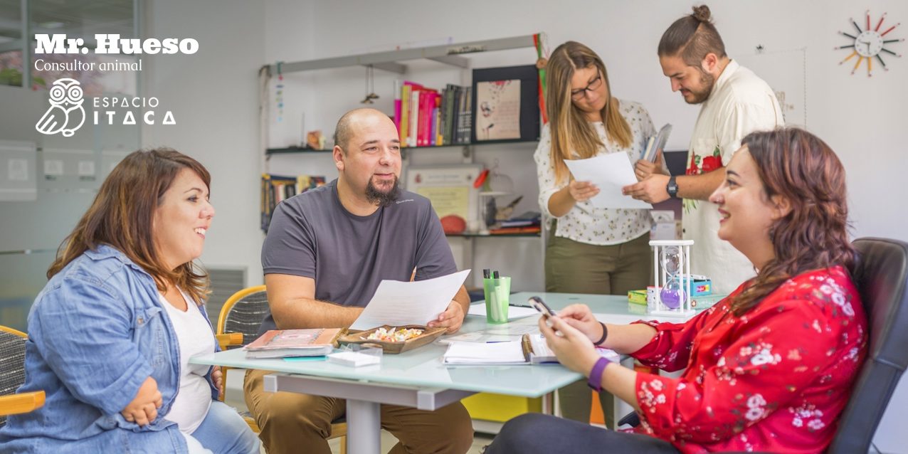 equipo actual de profesionales de Espacio Ítaca y Mr. Hueso